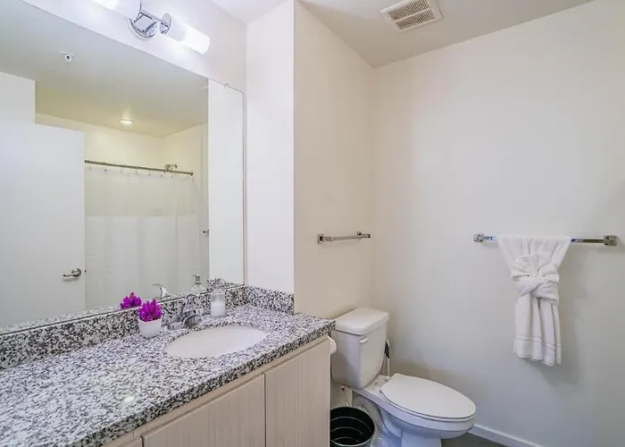 Apartment With Balcony Pool Parking Wd