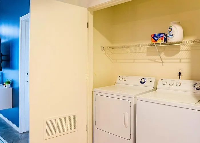 Apartment With Balcony Pool Parking Wd