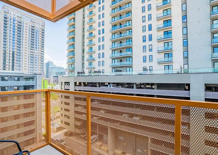 With Balcony Pool Parking Wd Apartment *